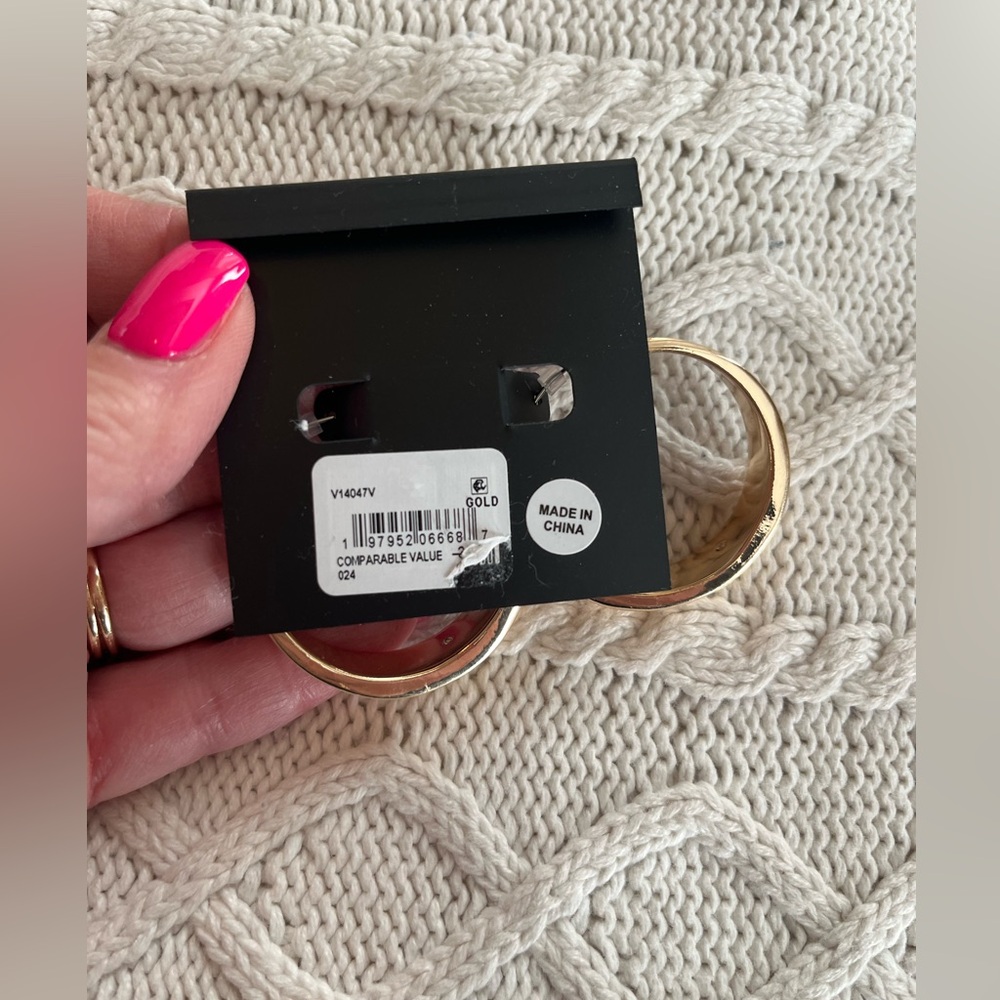 Vince Camuto Designer Gold Hoop Earrings Fashion Jewelry - Picture 4 of 8